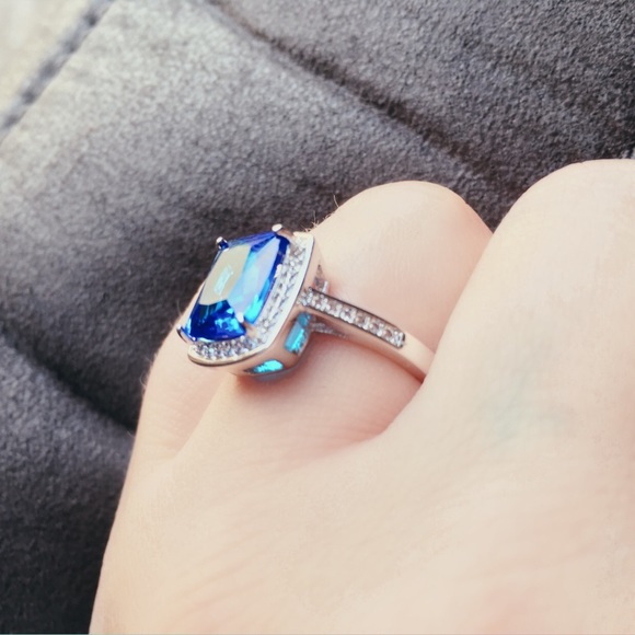 Blue Cobalt / White Topaz Ring - Picture 2 of 6